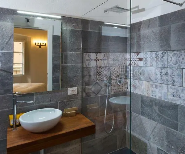 بيت ضيافة Marina Harbour & Lounge 4*