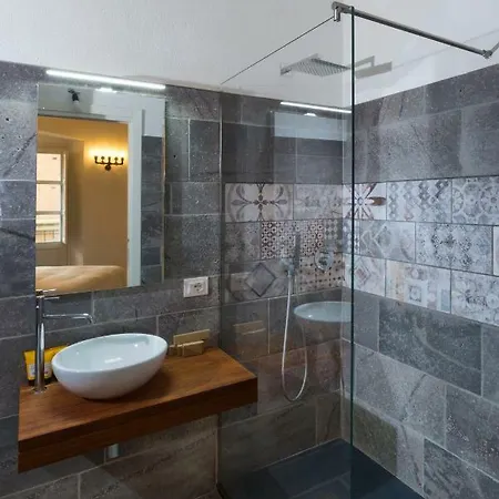 Guest house Marina Harbour & Lounge 2*