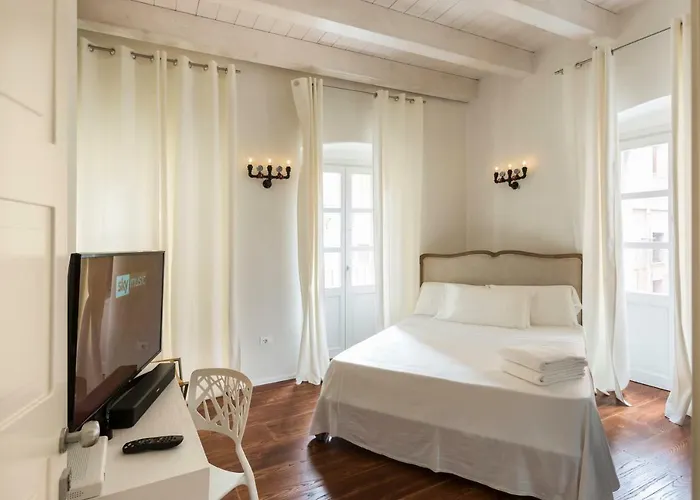 Marina Harbour & Lounge Гостевой дом 4*