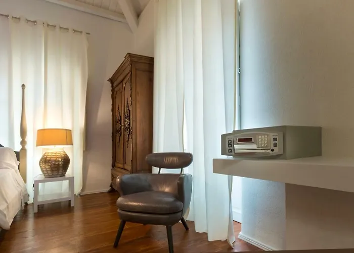 Marina Harbour & Lounge 4*